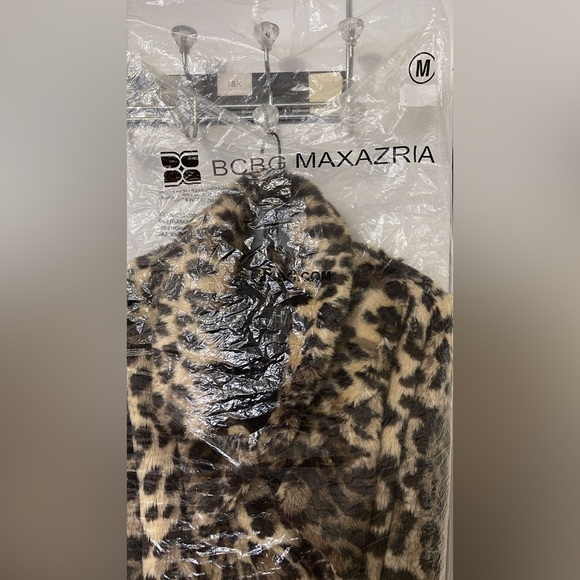 BCBGMAXAZRIA  plush teddy bear coat, ultra cozy and on-trend. Brand new, tags - Picture 8 of 9